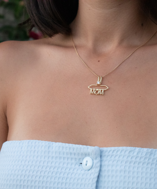 MOM Necklace
